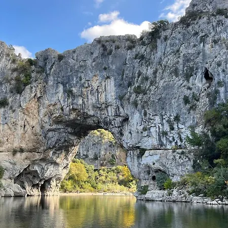 Mobil-home Au Bord De L'ardeche * Pradons